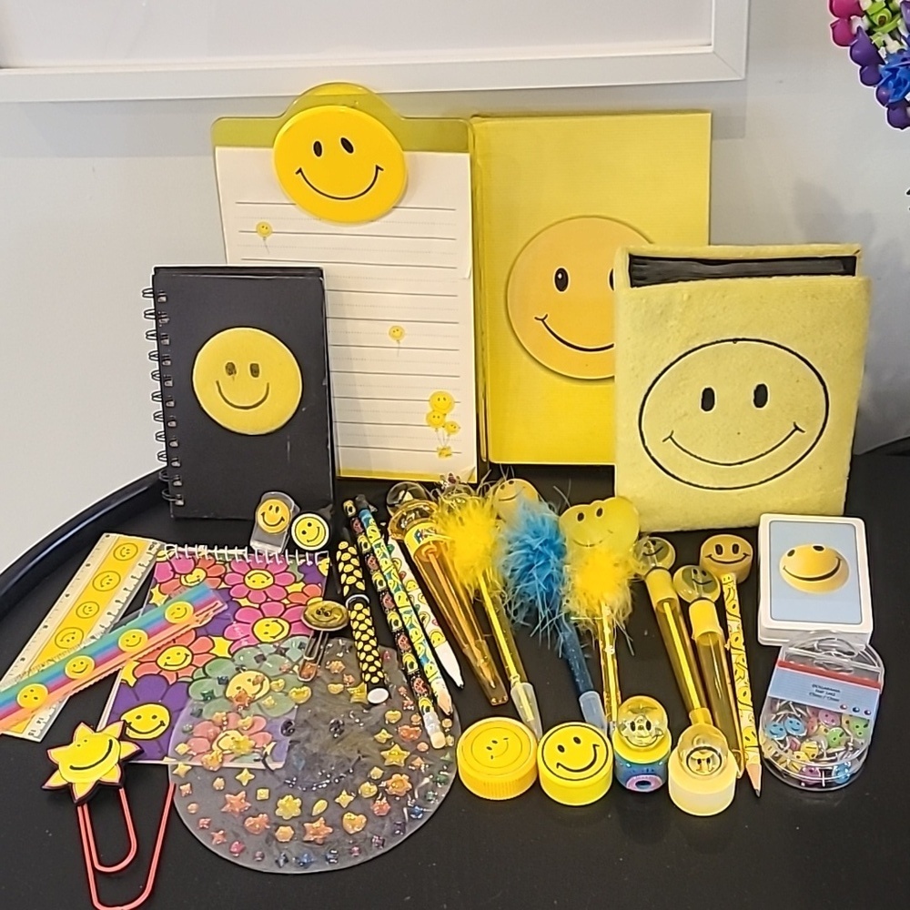 Vintage 90s smiley face stationery bundle